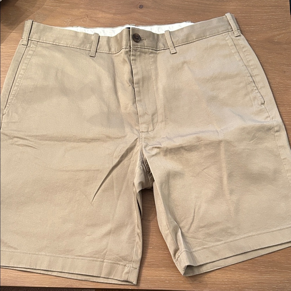 J. Crew Men's Khaki Shorts 9” inseam